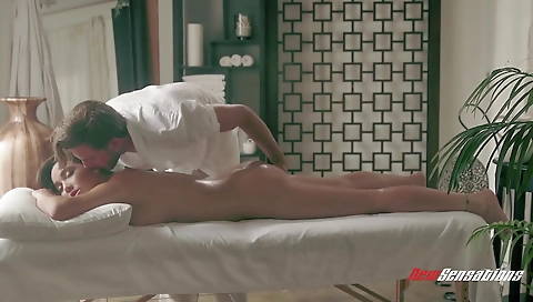 Milf & huge ass-to reputation rayvenessa