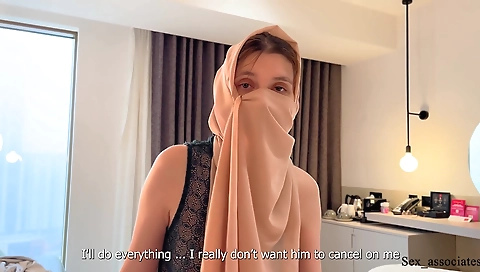 Sexy milf and ala business complaint with her pussy