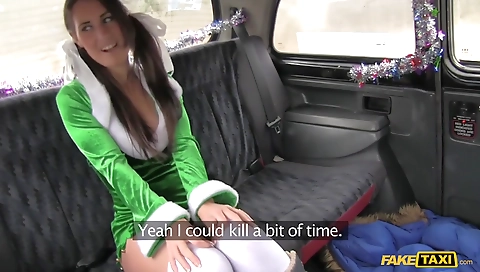 Sexy chick with a hot body britneyi