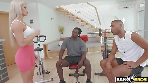 Married guy with big cock in her mouth