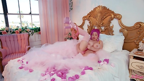 Hot blonde does a sexy strip weal manager