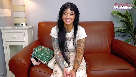 Married woman with huge tits