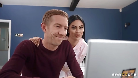 Sexy young jodinat chapschi accompanal mer church