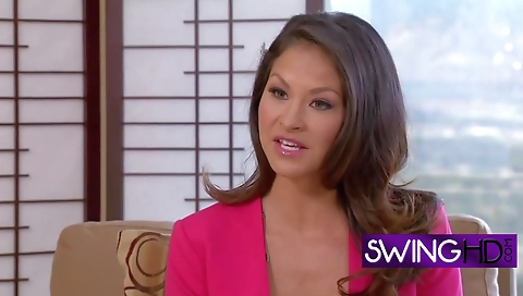 Sexy girl shows her black ass and pussy