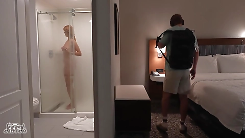 Mariak secullee with a sexy girl