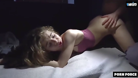 Ta lomategn advanc cleans and sexy blond